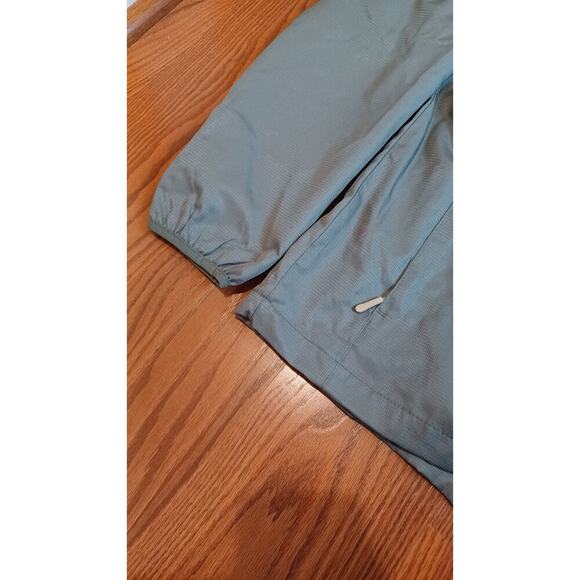 REEBOX LIGHTWEIGHT JACKET sz:MEDIUM NEW WITH TAGS - Picture 3 of 6